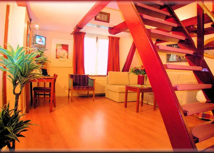 Boutique Des Arts מלון 3*